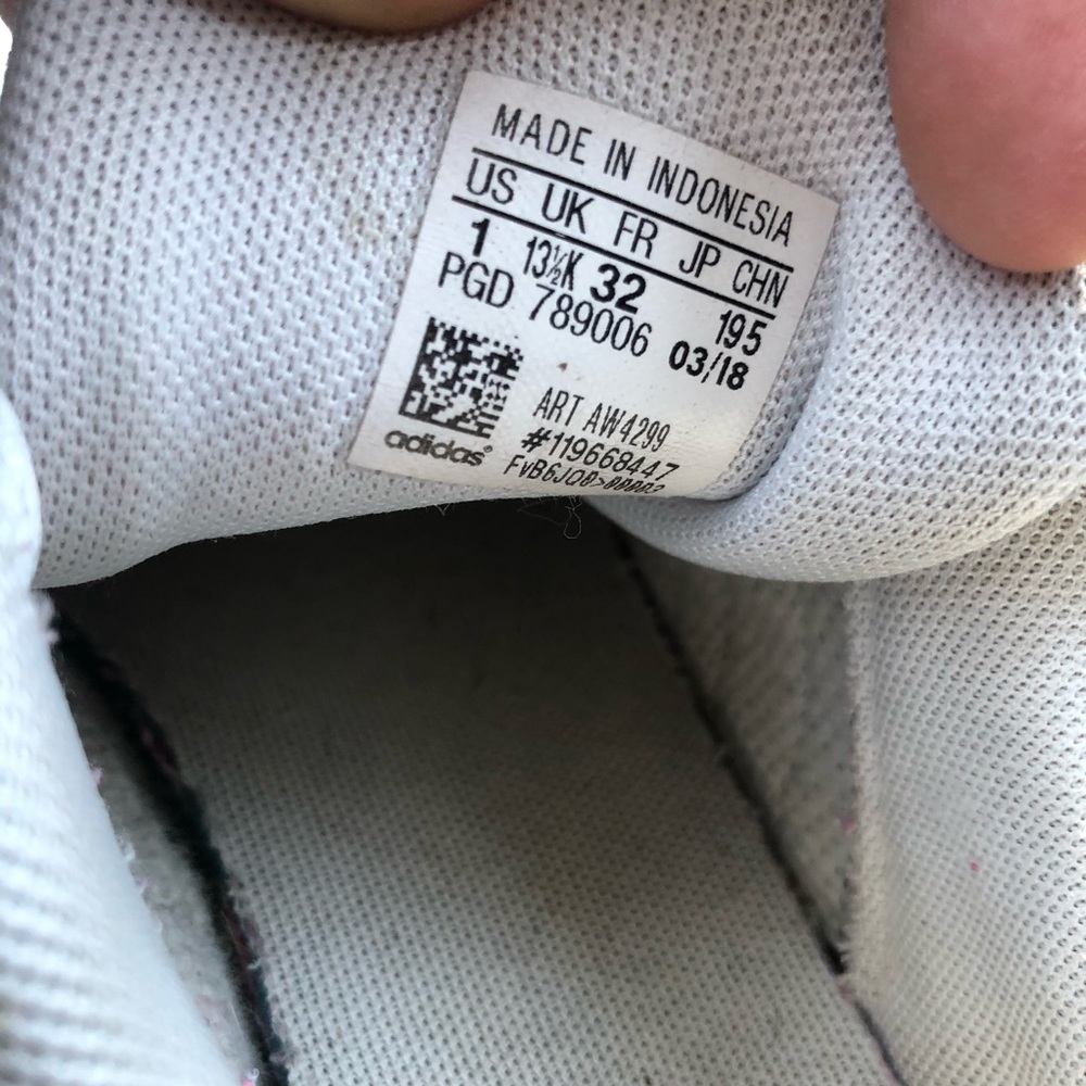 Adidas - Picture 2 of 8